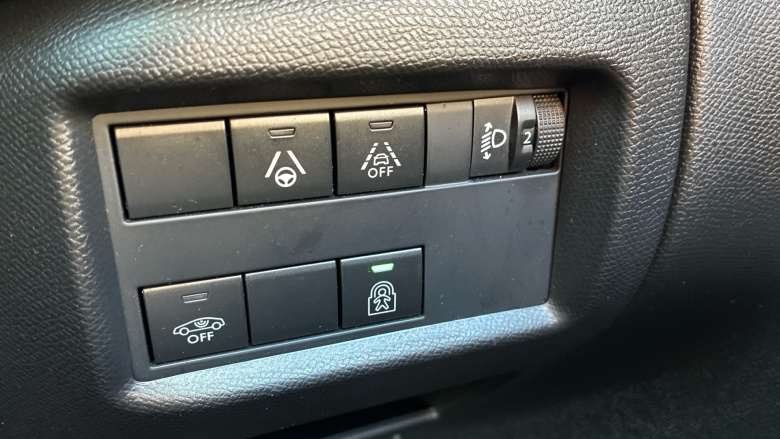 Citroen C5 Aircross 1.2 Hybrid 136 E-series 5dr e-DCS6 Petrol Hatchback